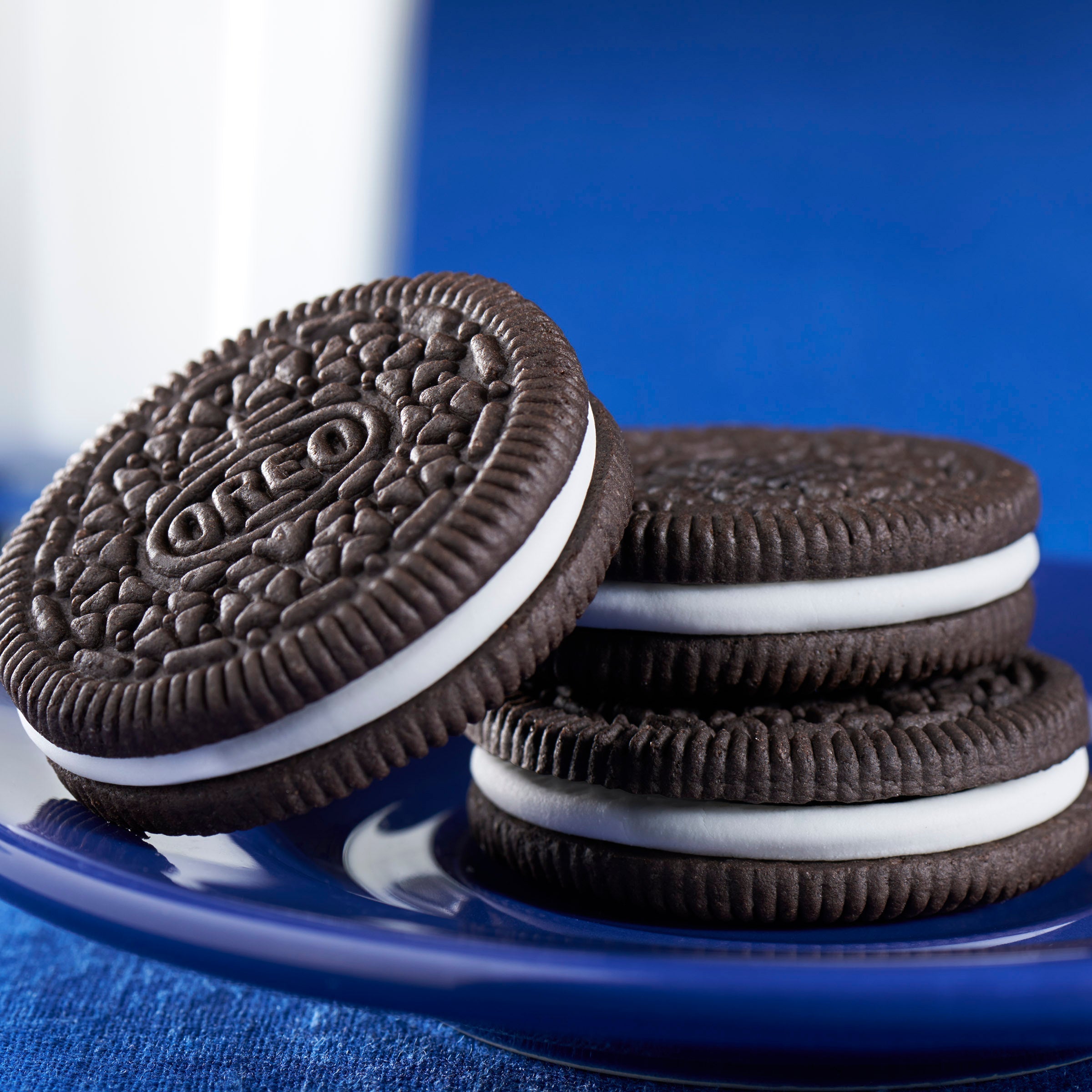 Chocolate Sandwich Cookies, Family Size, 2 Pack Y3